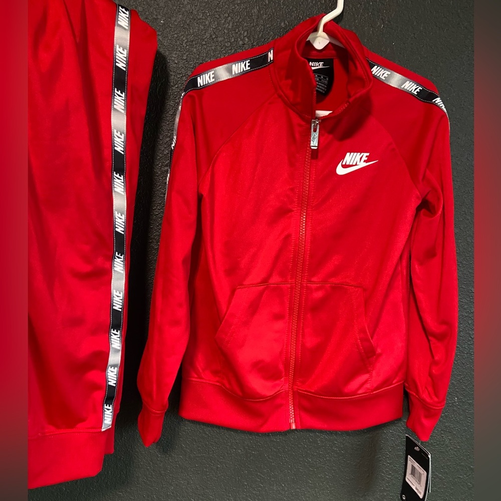 NIKE swoosh tricot taping full zip track suit 5-6 yrs new with tags!